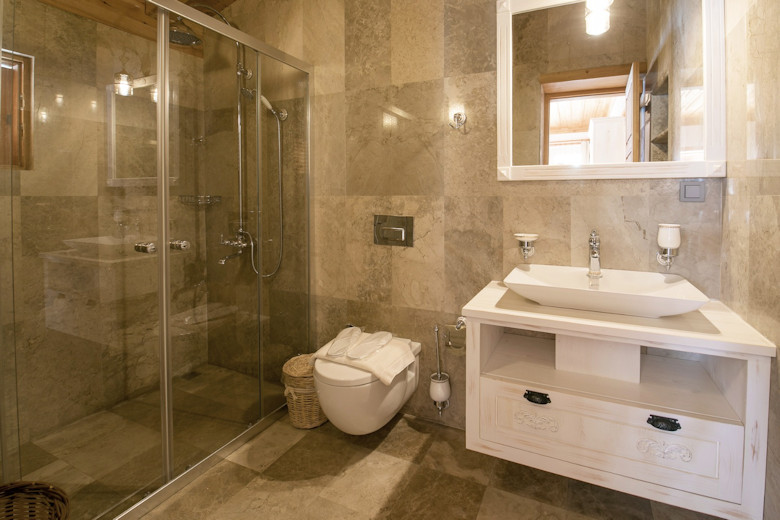Shower room in Iris