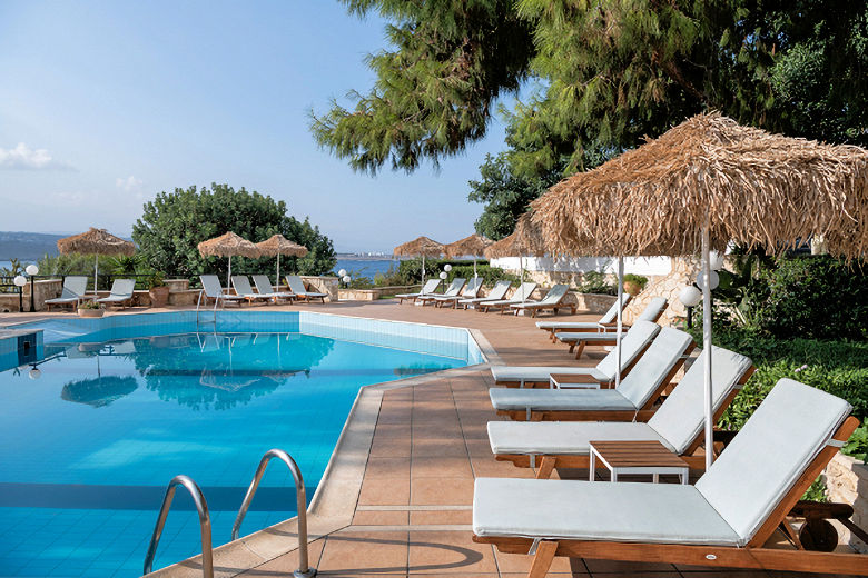 The pool at Alianthos Suites