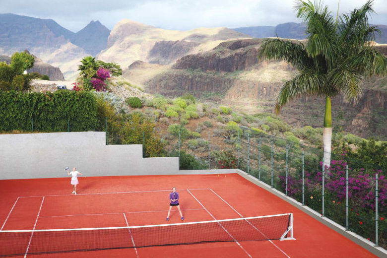 Casa León Royal Retreat's tennis court