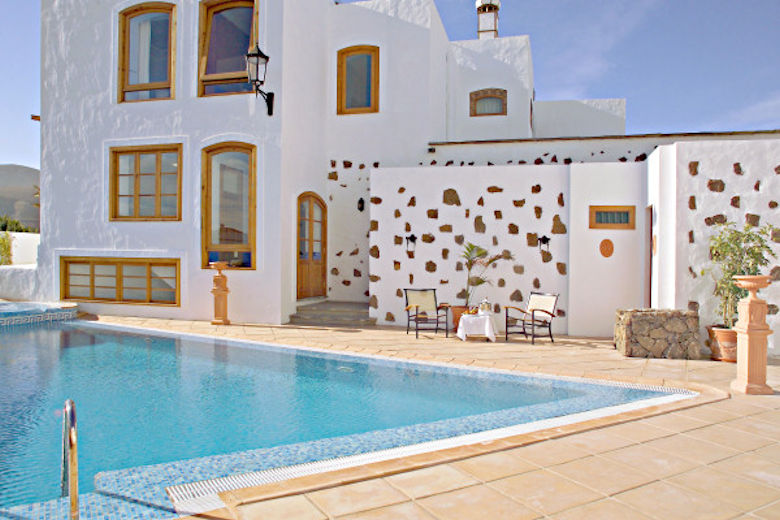 The pool at La Casona de Yaiza