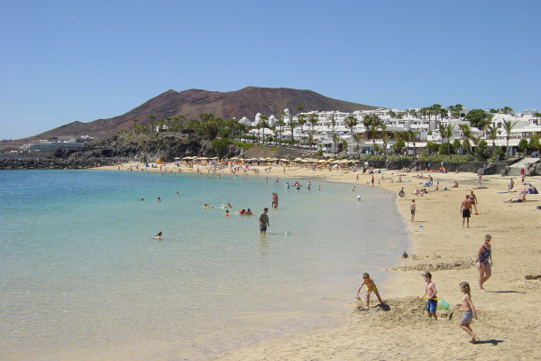 The sheltered Playa Flamingo is a 15-minute walk away