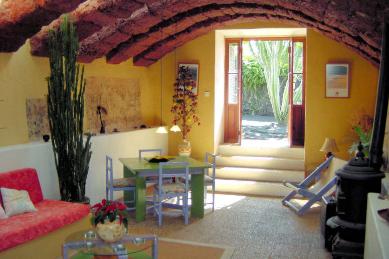 Casa Banana's vaulted living room