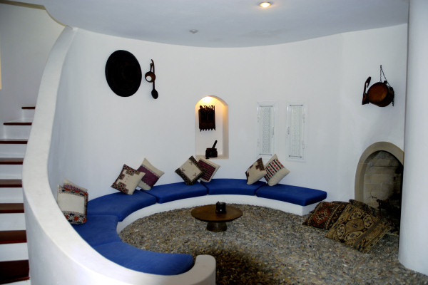 Another cosy sitting area