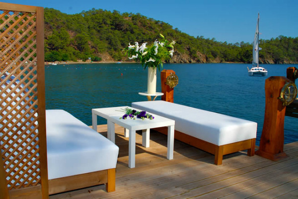 Relaxation area on the water's edge