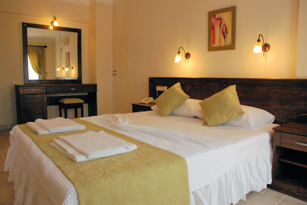 A double room at the Asiyan Hotel