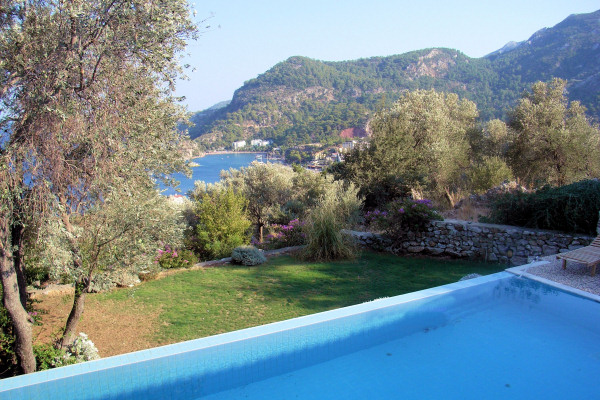 Villas Sari and Kirmizi