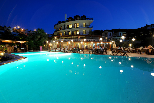 Club Barbarossa by night