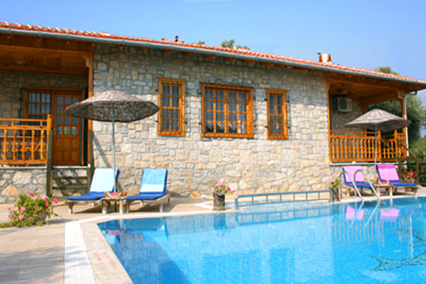 Villa Degirmenci and pool