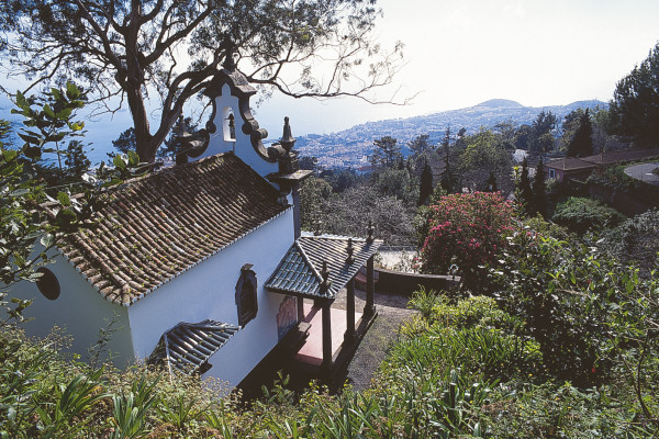 The quinta's pretty chapel and gardens