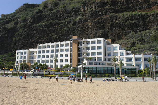 Calheta Beach Hotel & Apartments