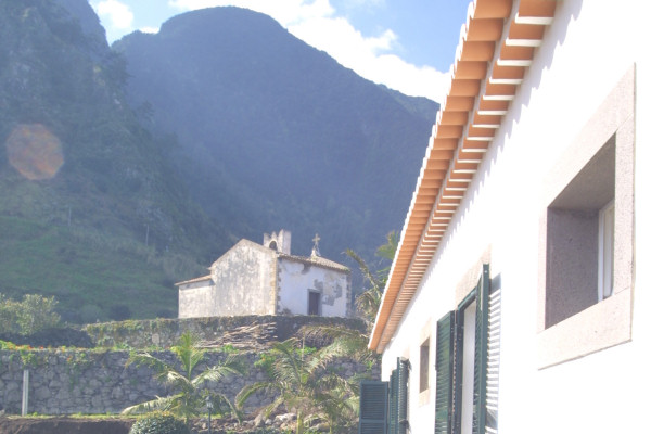 The "Little Chapel" (capelinha)