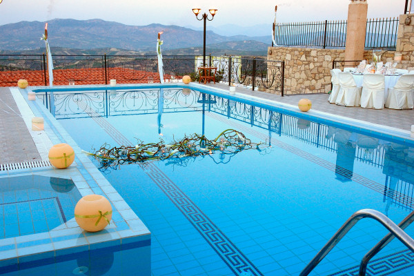 Epavlis' pool