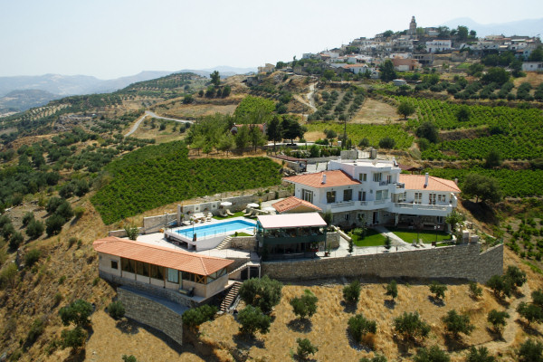 Epavlis Suites and view towards Agios Myronas