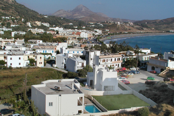 Villas Alkistis and Artemis stand on the edge of Plakias