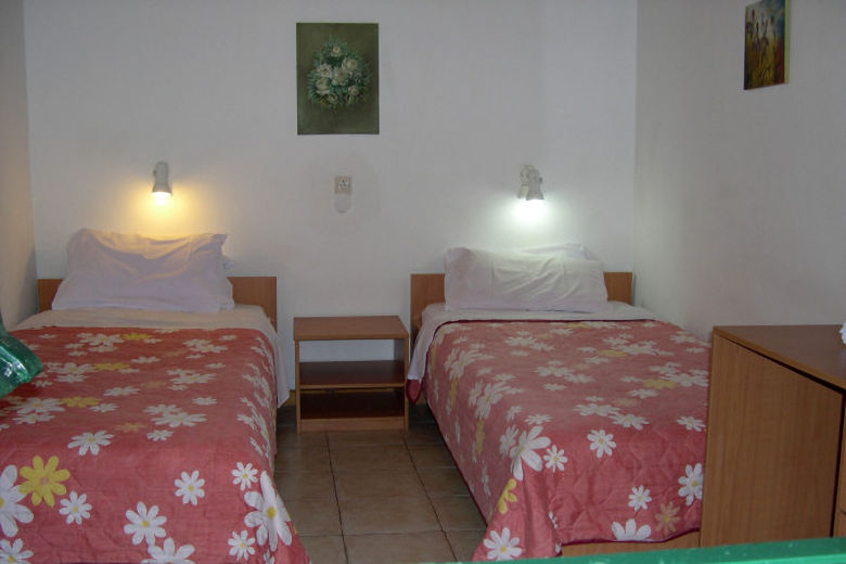 Twin bedroom