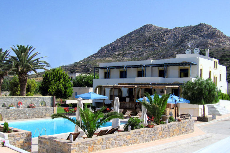 Emporios Bay Hotel main building