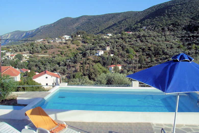 The Blue House's swimming pool