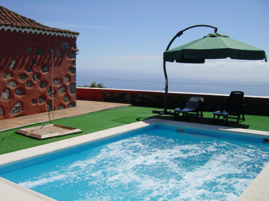 The private swimming pool