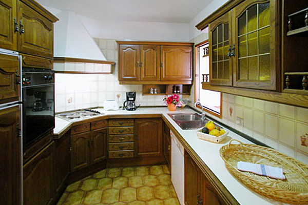 The fitted kitchen