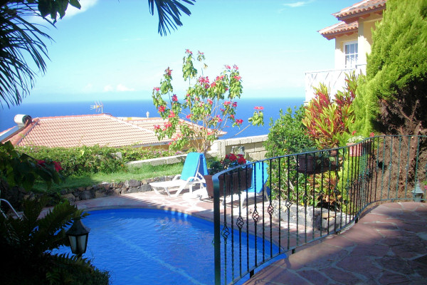 Swimming pool at Villasol Apartments
