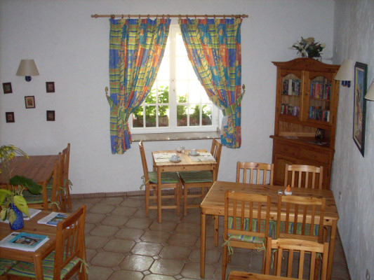 The breakfast room