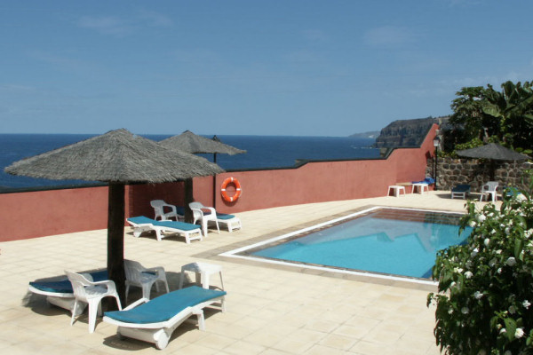 Finca Romera's swimming pool