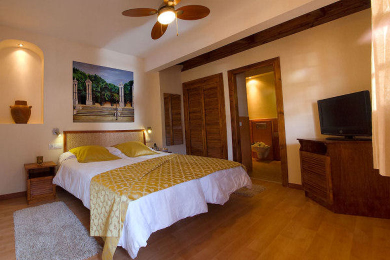 Another guestroom