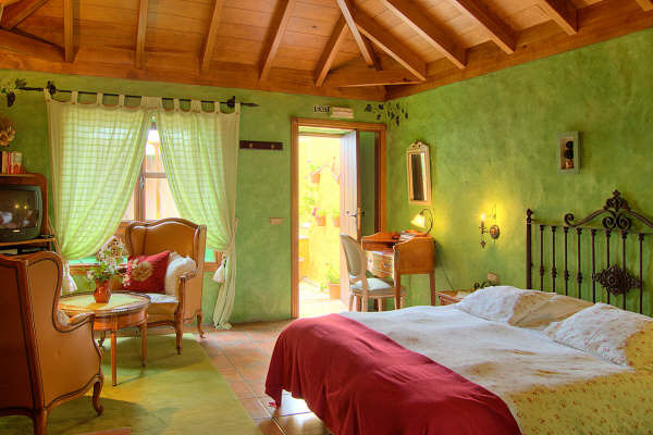Sleeping and sitting area in "Los Perros"