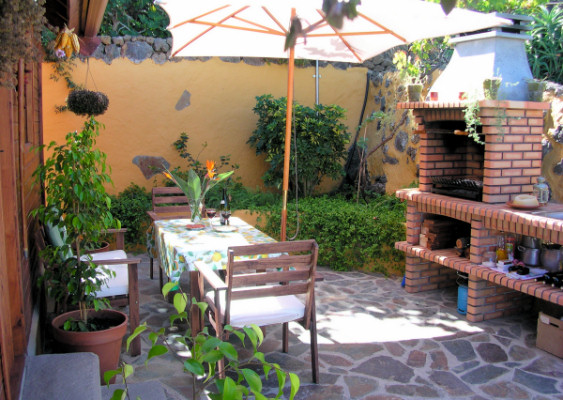 El Almendro's terrace