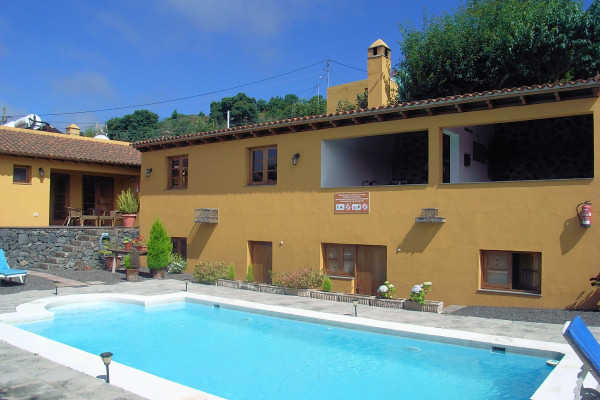 La Tanquera's swimming pool