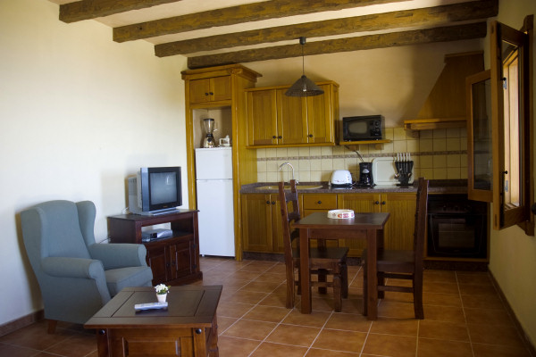 Kitchen-dining area in an apartment at Las Rosas