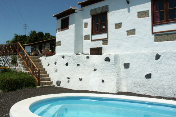 La Cuadra and the shared pool