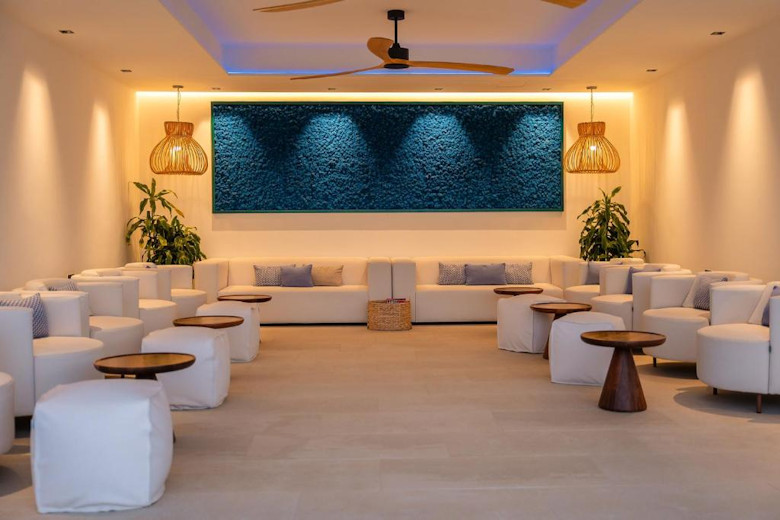 Bar / lounge area