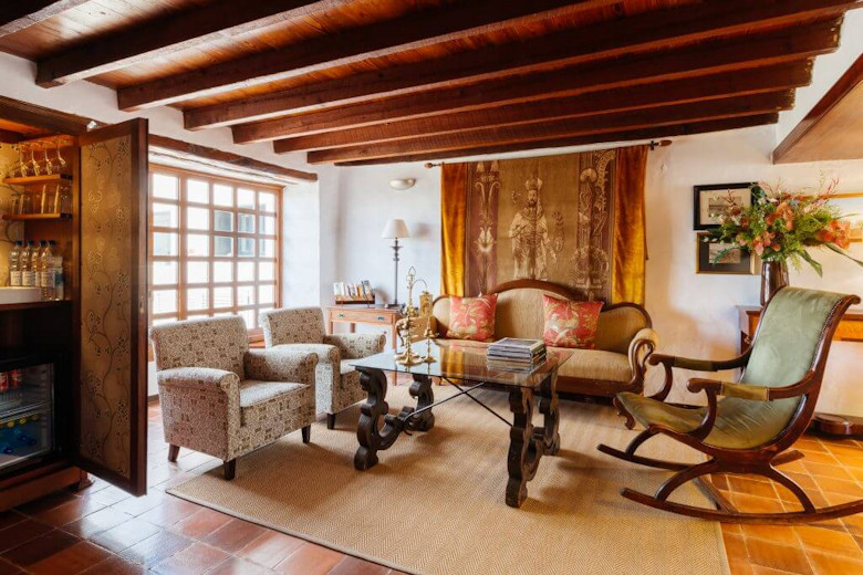 Lounge area with honesty bar