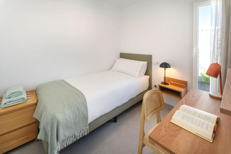 Single room in a 2-bedroom Apartment