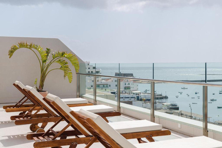 The communal roof terrace