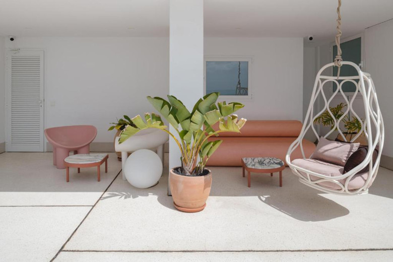The communal roof terrace