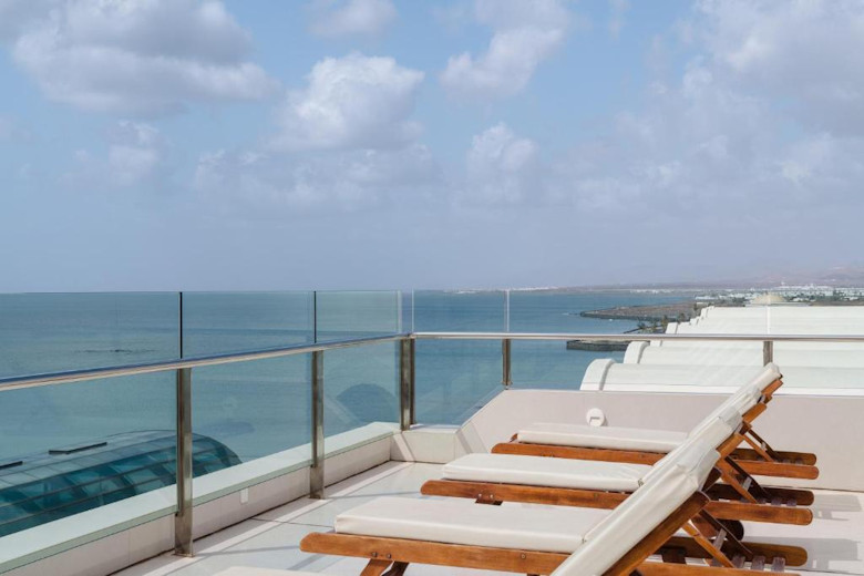 The communal roof terrace