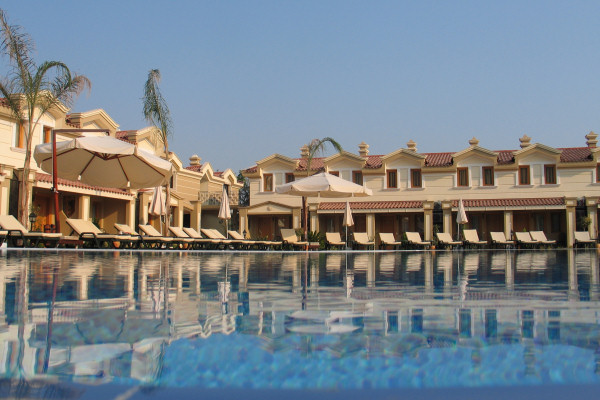 Dalyan Resort Hotel and pool