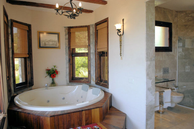 Luxurious Jacuzzi bathrooms