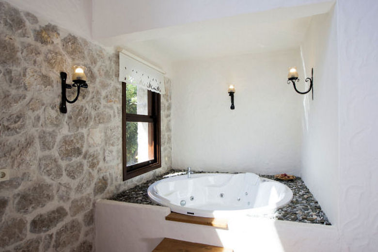 Jacuzzi in a Pool Villa