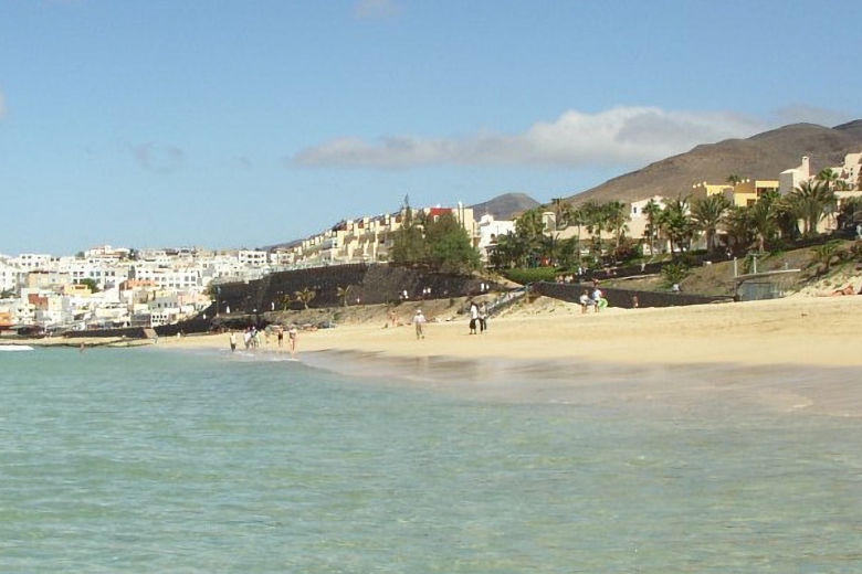 The hotel in the centre, with Morro Jable on the left