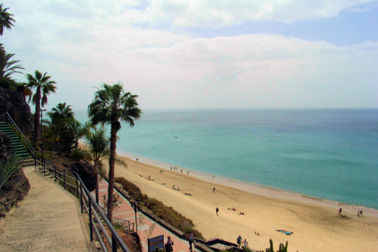 The path down to the beach