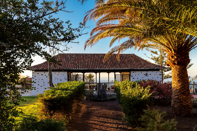 Gardens leading to the pool