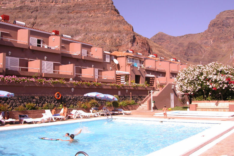 The pool at Los Tarajales