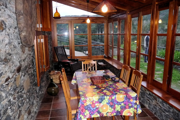 Sun room/dining area