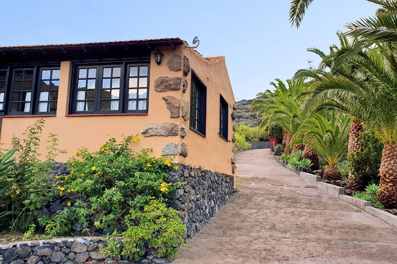 One of the cottages at Casas del Lomo