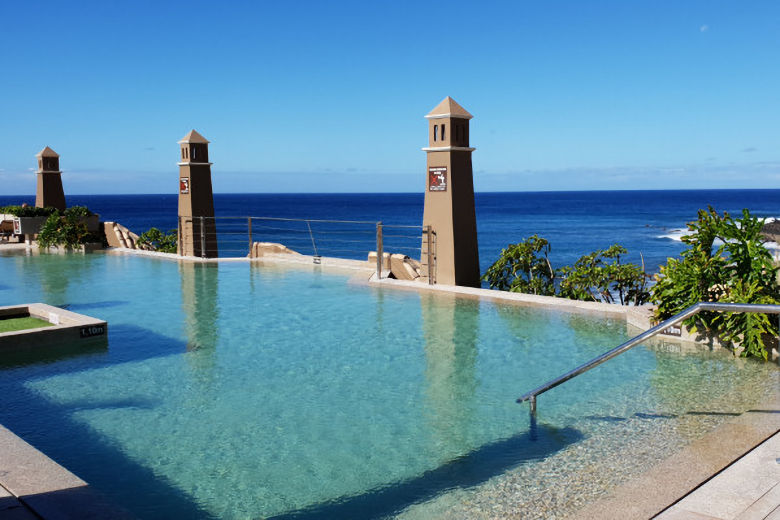 The rooftop pool at Playa Calera