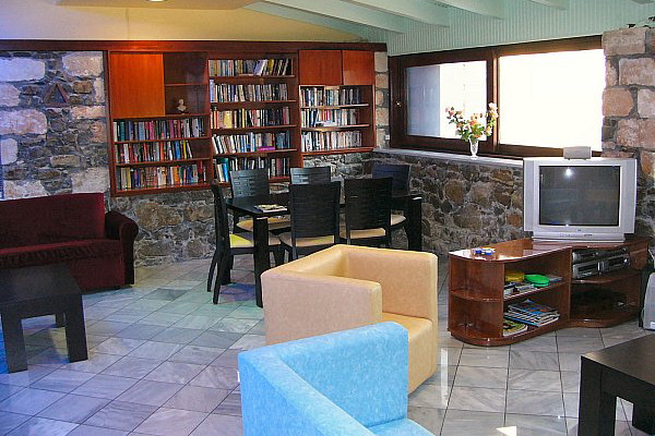 Library corner in the communal lounge