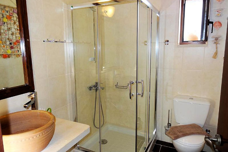 Well appointed en-suite shower rooms